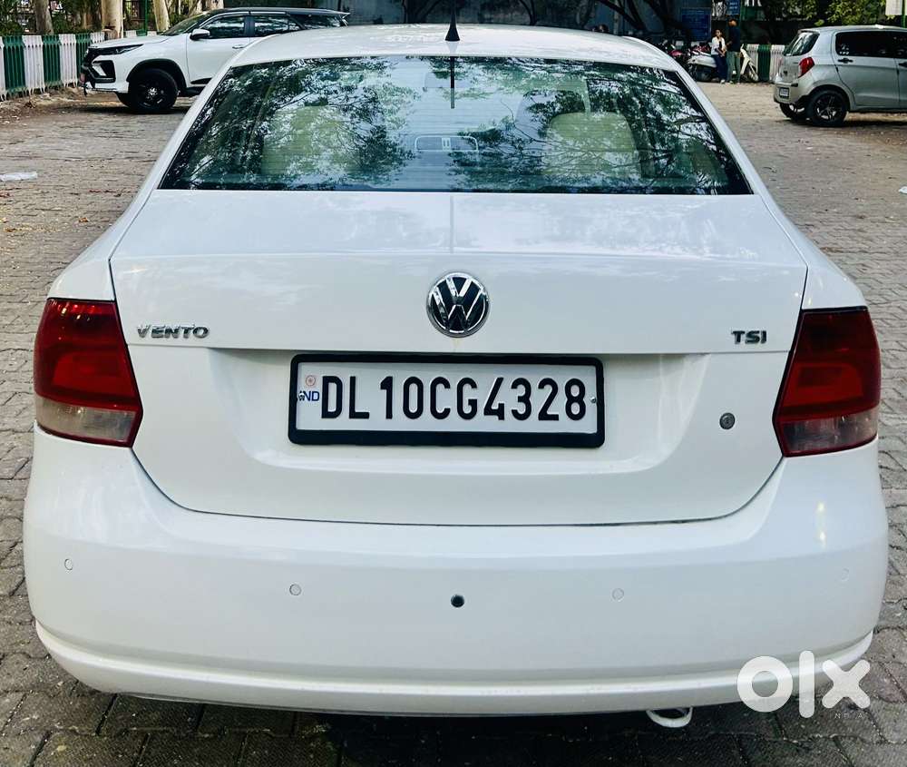 Volkswagen Vento 1.2 Tsi Highline Plus At, 2015, Petrol