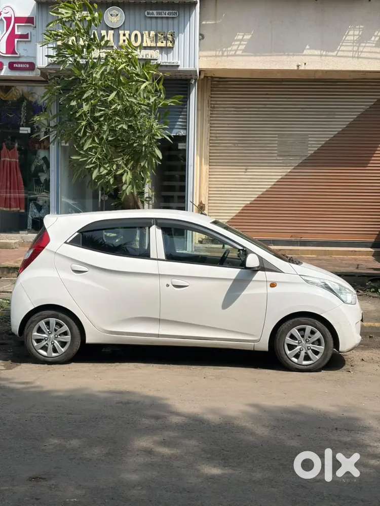Hyundai Eon 0.8 Sportz 2013 Variant