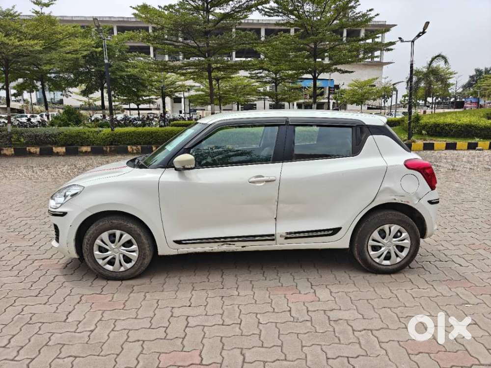 Maruti Suzuki Swift Vxi + Manual, 2023, Petrol