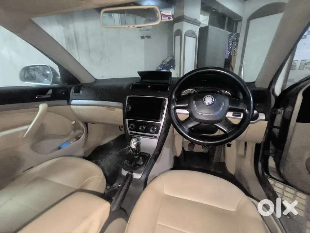 Skoda Laura Ambition 2010 - Automatic