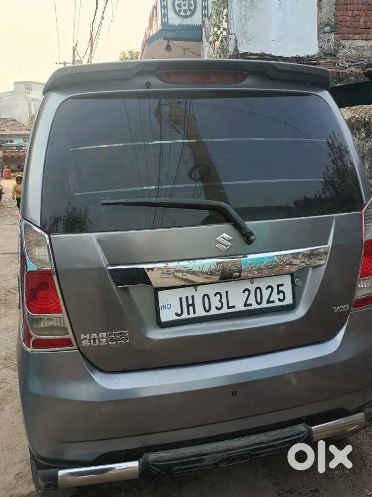 2 Caar Hai.. Parking Me Problem H Isliy Sale Karna Pad Rha Hai..