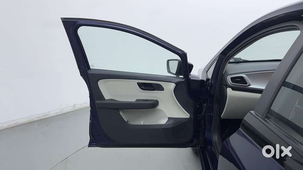 Tata Altroz 1.2 Xt, 2024, Petrol