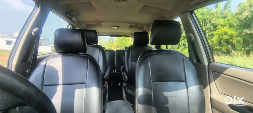 Toyota Innova 2.5 V 2015