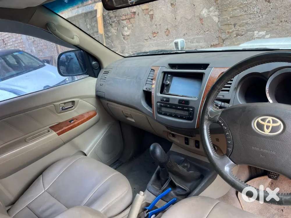 Toyota Fortuner 2012 Diesel 270625 Km Driven