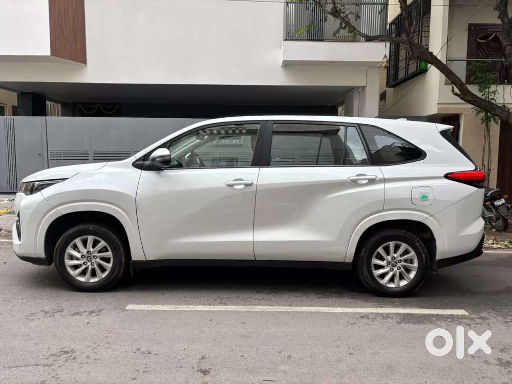 Toyota Innova Hycross 2.0 Gx 7 Str, 2023, Petrol