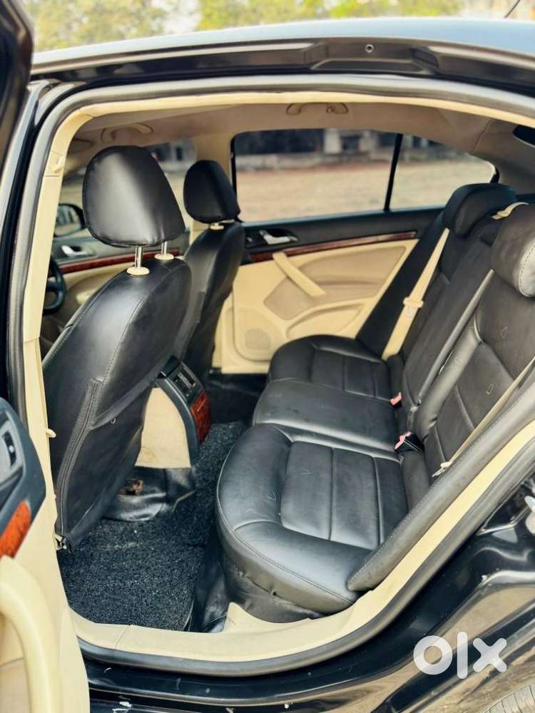 Skoda Laura Ambiente 2.0 Tdi Cr Manual, 2012, Diesel