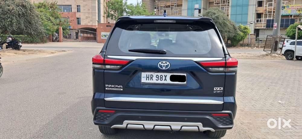 Toyota Innova Hycross 2.0 Vx Hybrid 8 Str, 2025, Petrol