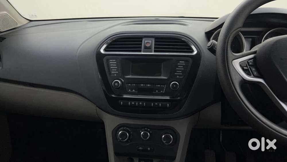 Tata Tiago Xz, 2016, Petrol