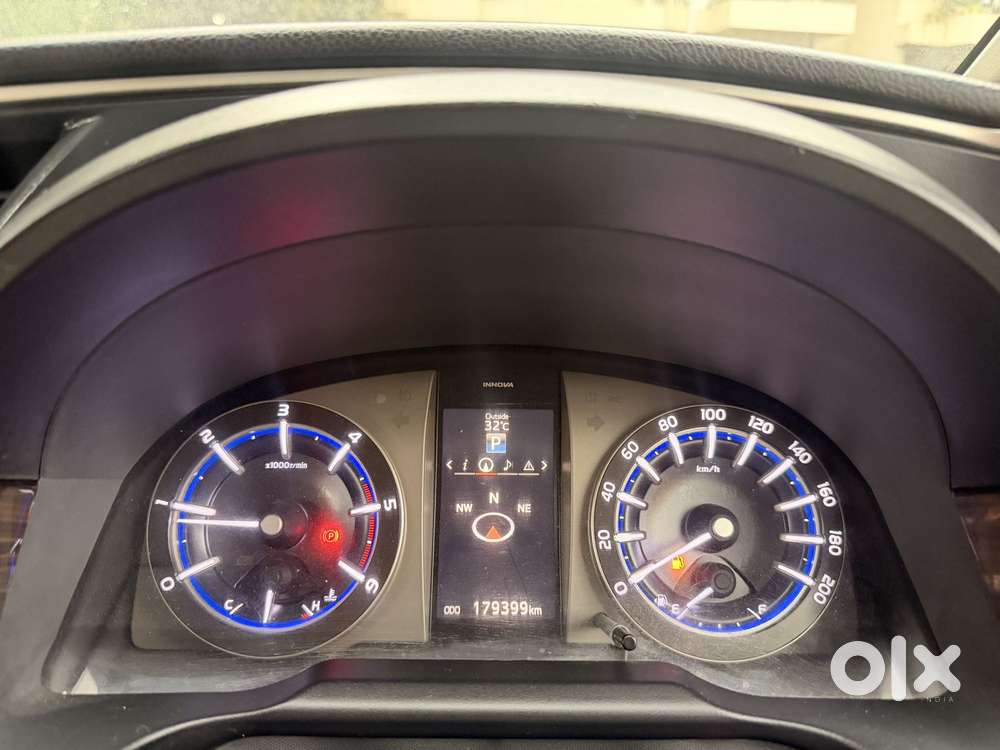 Toyota Innova Crysta 2.8z Automatic, 2016, Diesel