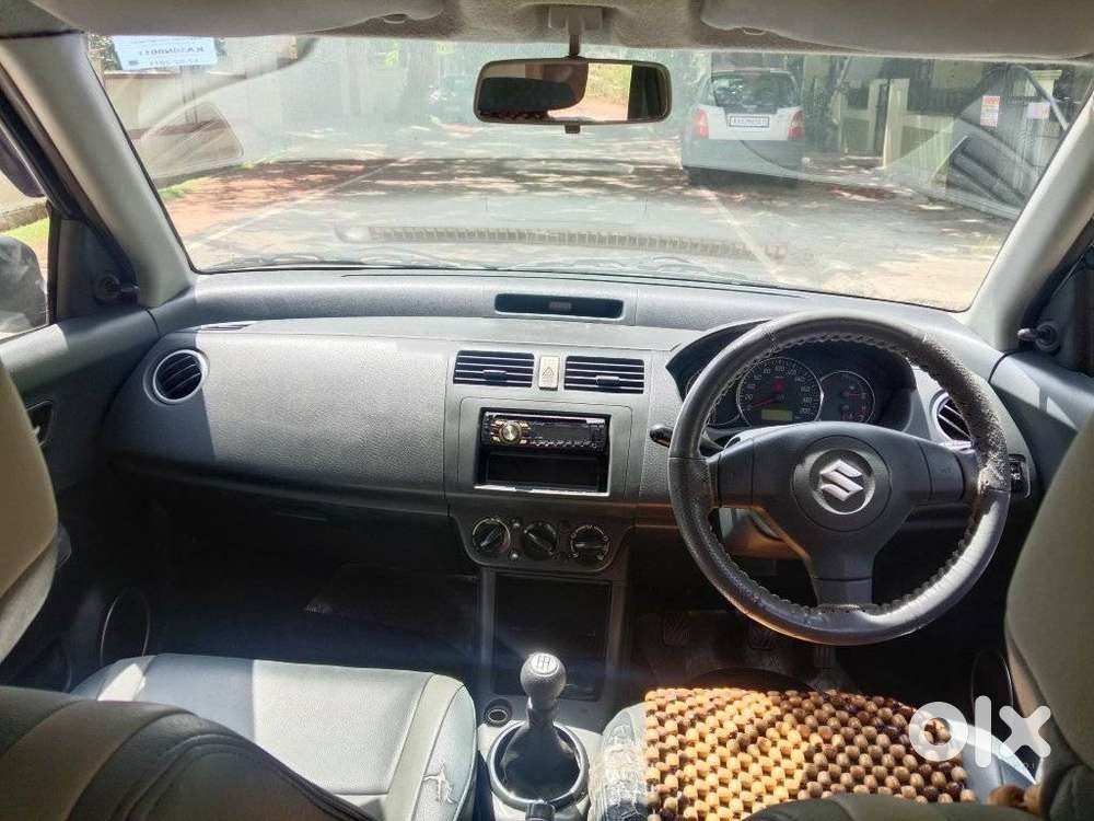 Maruti Suzuki Swift Vxi Bsiv, 2011, Petrol