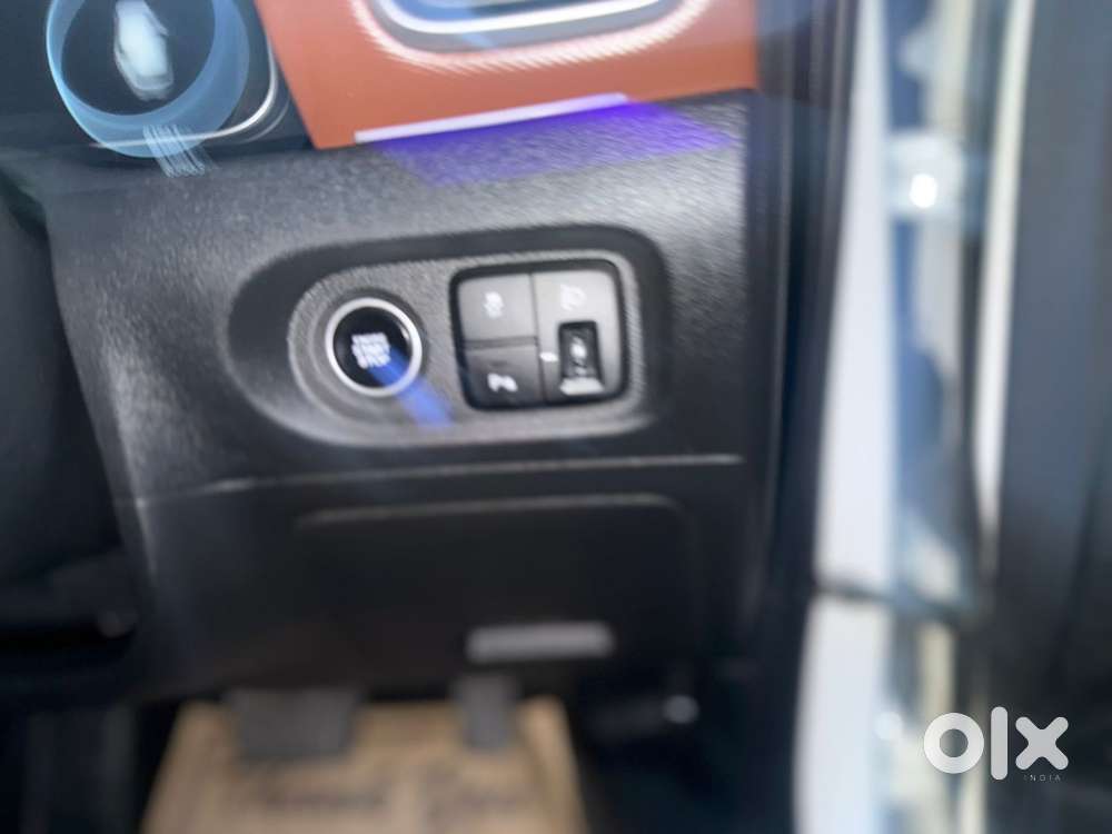Hyundai Alcazar 2.0 Signature (o) Petrol At 7 Str, 2022, Petrol