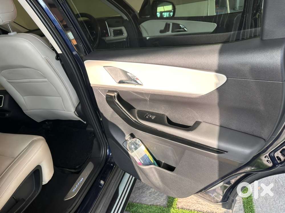 Xuv700 2022 Ax7l At Diesel 27000 Km Driven