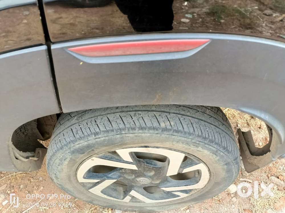 Nissan Magnite 1.0 Xv Premium Turbo (o) Dual Tone, 2023, Petrol