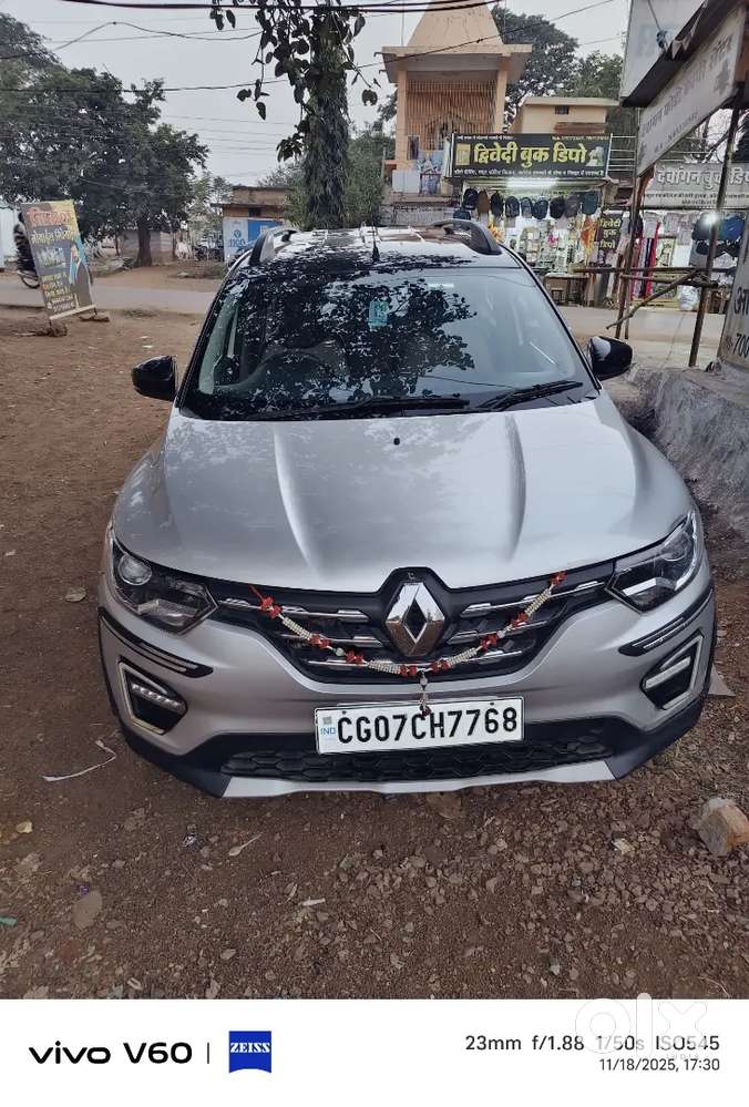 चारों टायर न्यू है बैटरी भी न्यू Led हैडलाइट ब्रांडेड