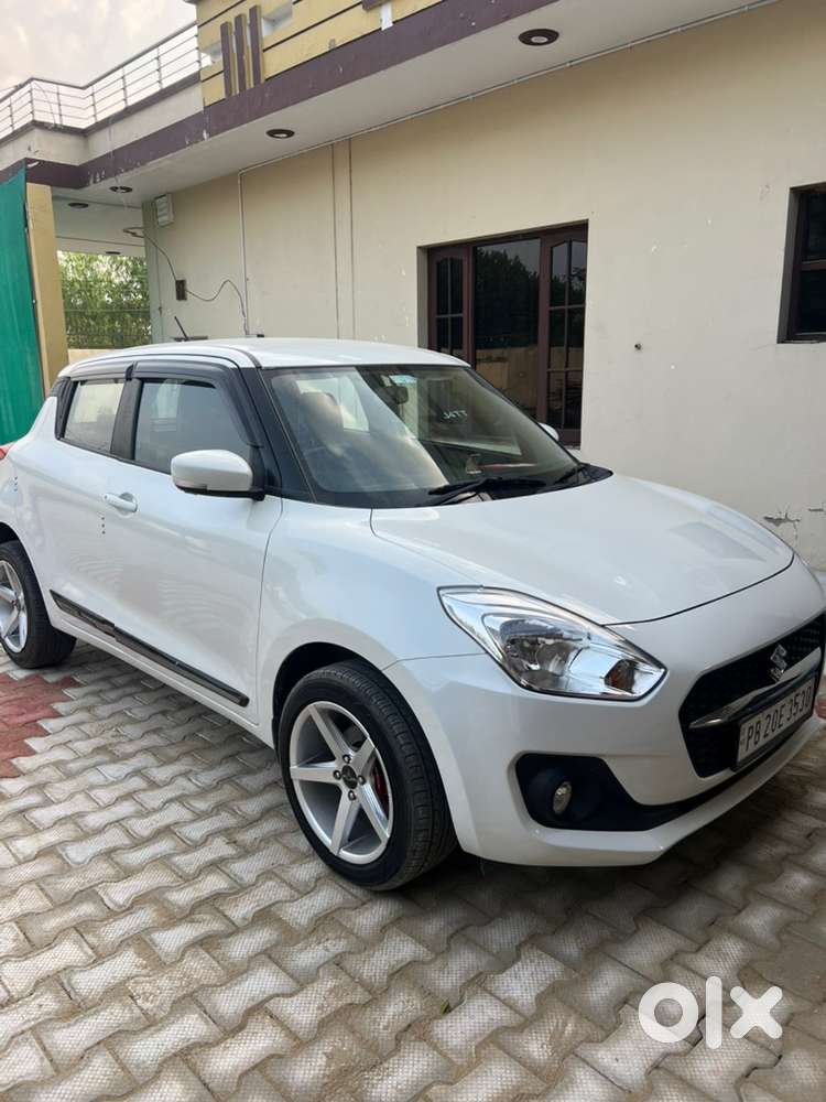 2024 Maruti Swift Vxi Petrol | 27,000 Km | Alloy Wheels |
