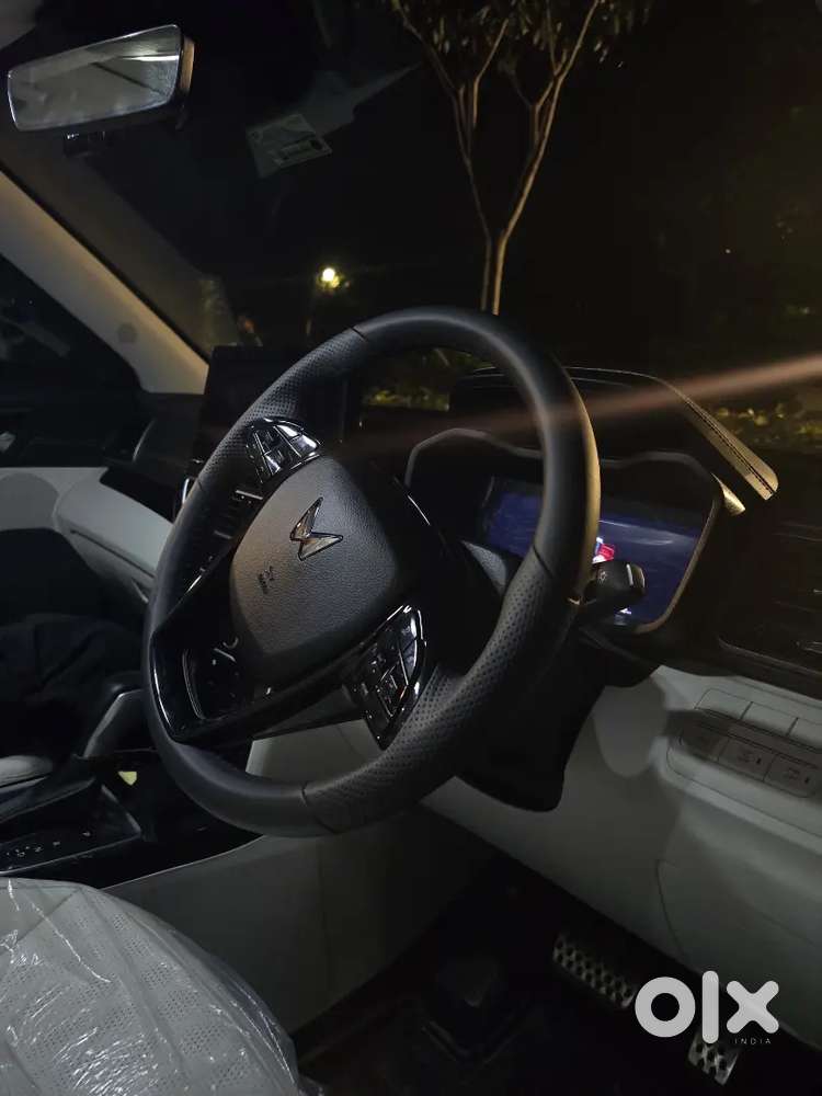 3xo Ax7l Pt At Black Color