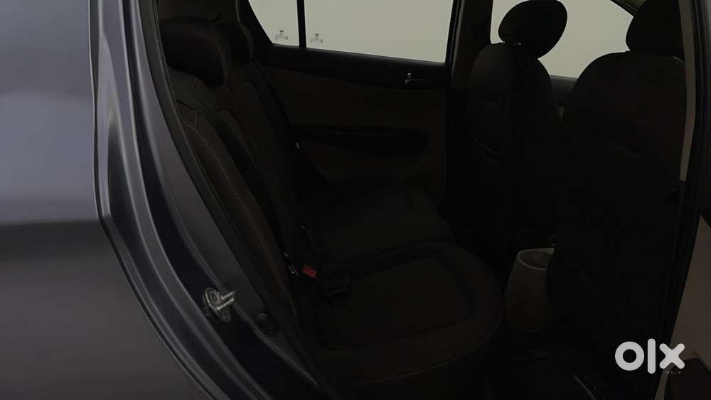 Hyundai I20 2009-2011 1.4 Asta (at), 2011, Petrol