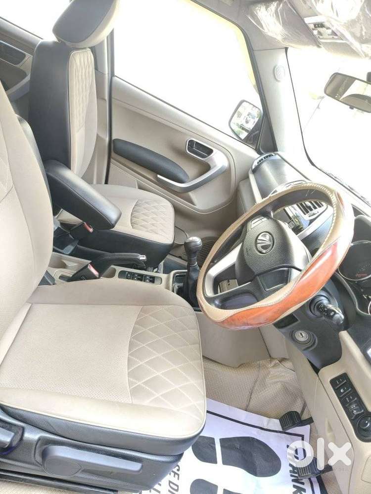 Mahindra Tuv 300 T10 Dual Tone, 2018, Diesel
