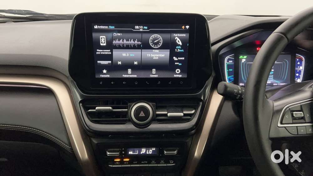 Maruti Suzuki Grand Vitara 1.5 Alpha Plus Intelligent Hybrid Ecvt, 2..