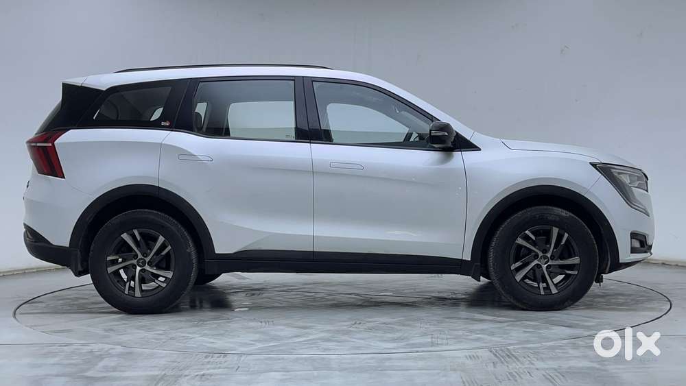 Mahindra Xuv700 2.0 Ax 5 Petrol At Str, 2021, Petrol