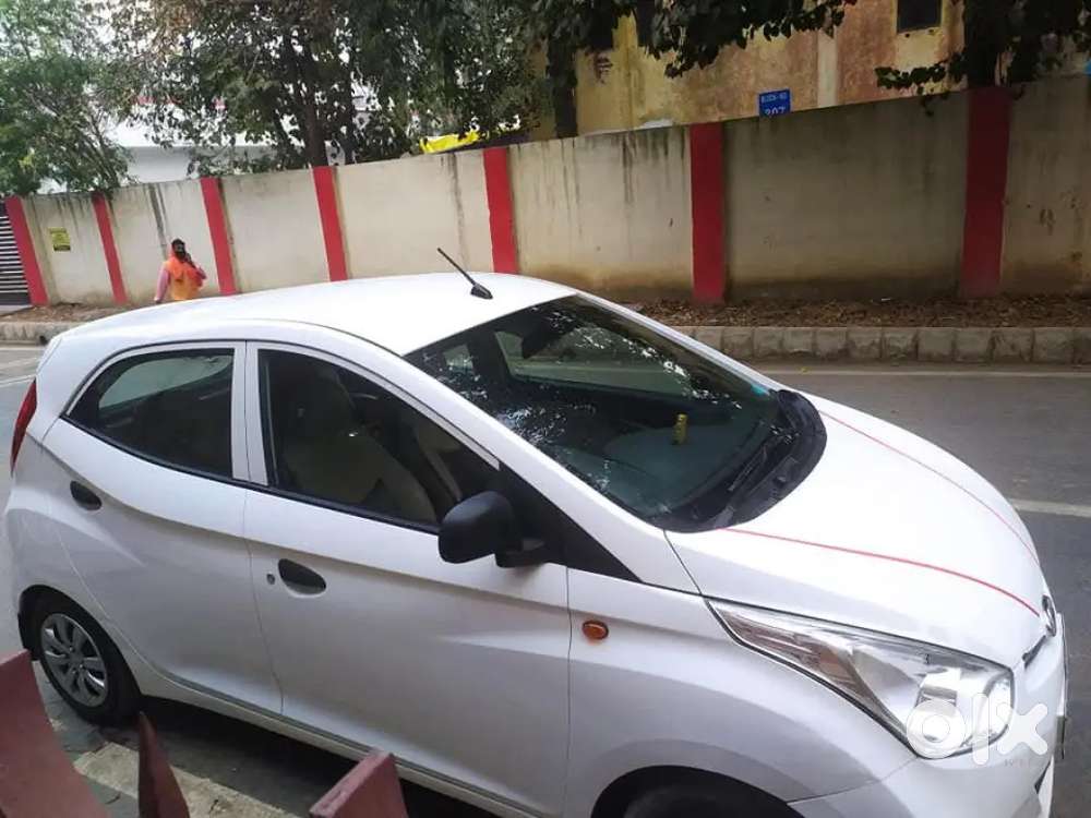 Hyundai Eon Magna 2012 Variant