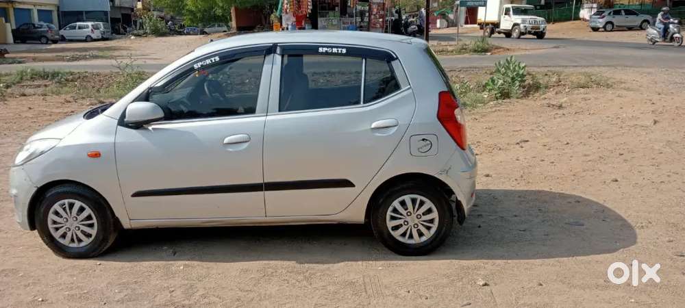 Touch Screen Player Reverse Camera Well Maintained Car