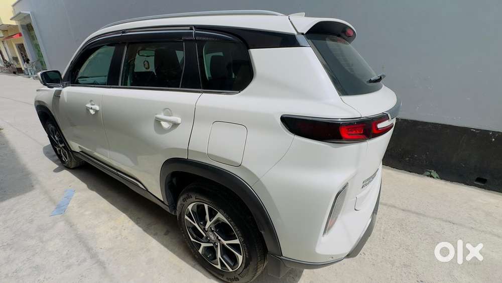 Toyota Urban Cruiser 2024 Hybrid Aero