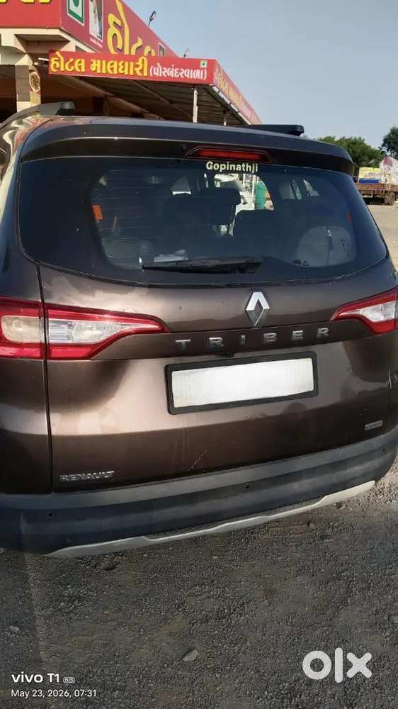 Renault Triber 1.0 Rxz 2021 Dual Tone