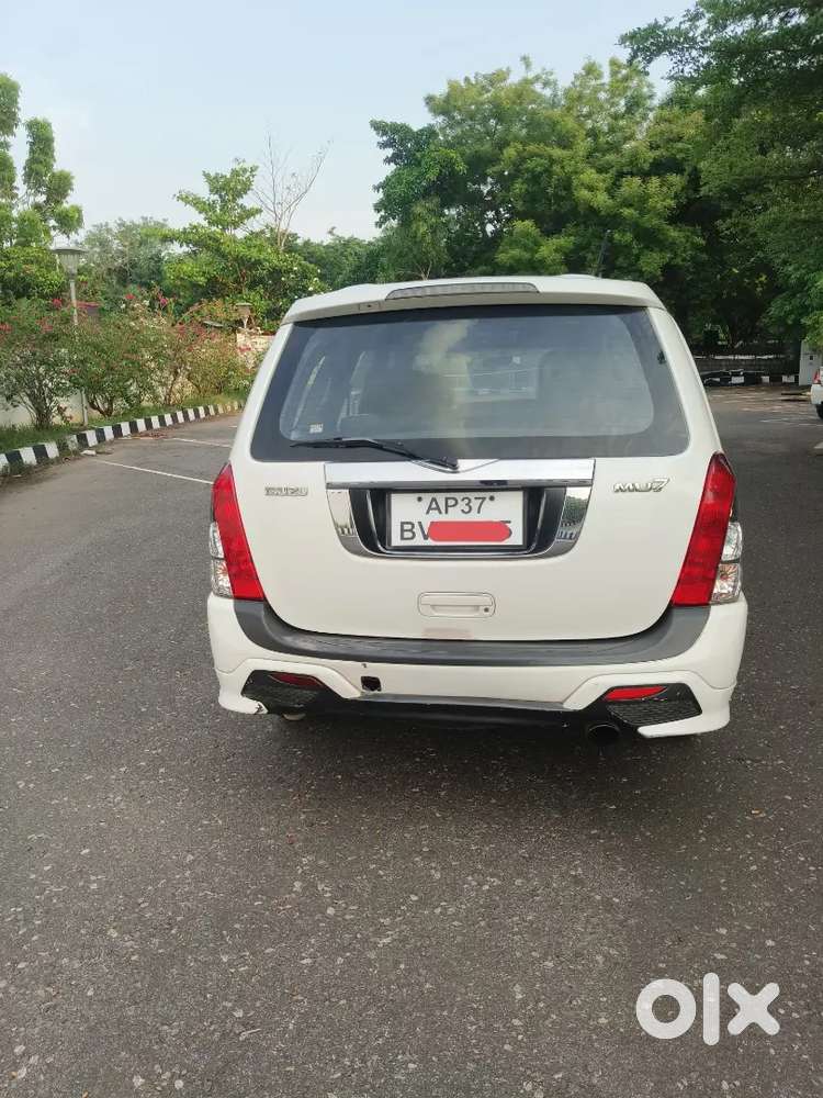 Isuzu Mu 7 2013 Diesel Well Maintained