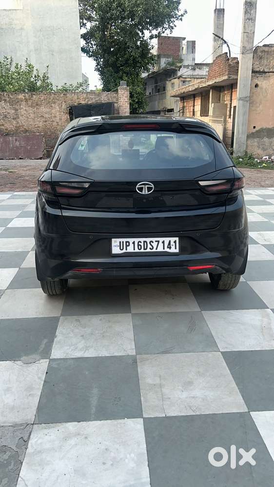 Tata Altroz Petrol 2023