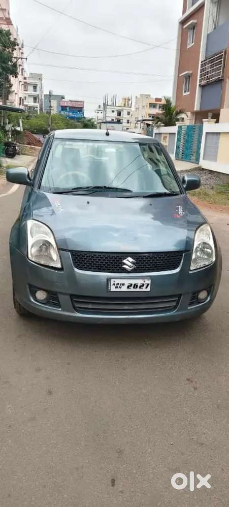 Touch Screen Reverse Camera New Battery New Tyres Center Locking