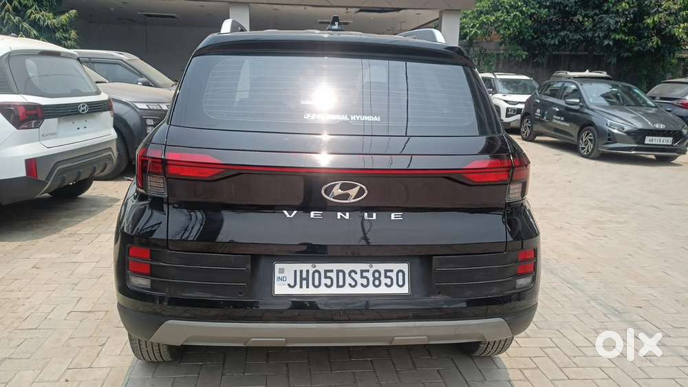 Hyundai Venue Petrol 2024