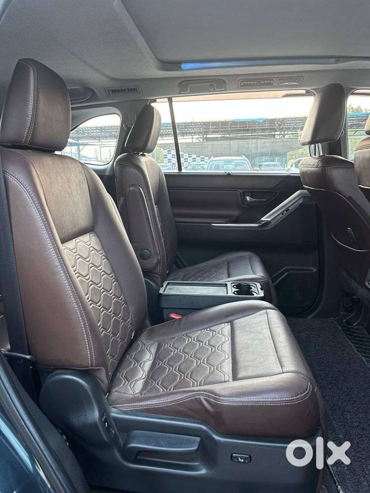 Toyota Innova Hycross 2.0 Zx (o) Hybrid 7 Str, 2024, Petrol