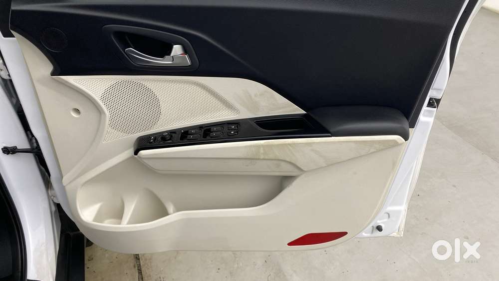 Mahindra Xuv 3xo Ax5l 1.2 Petrol At, 2024, Petrol