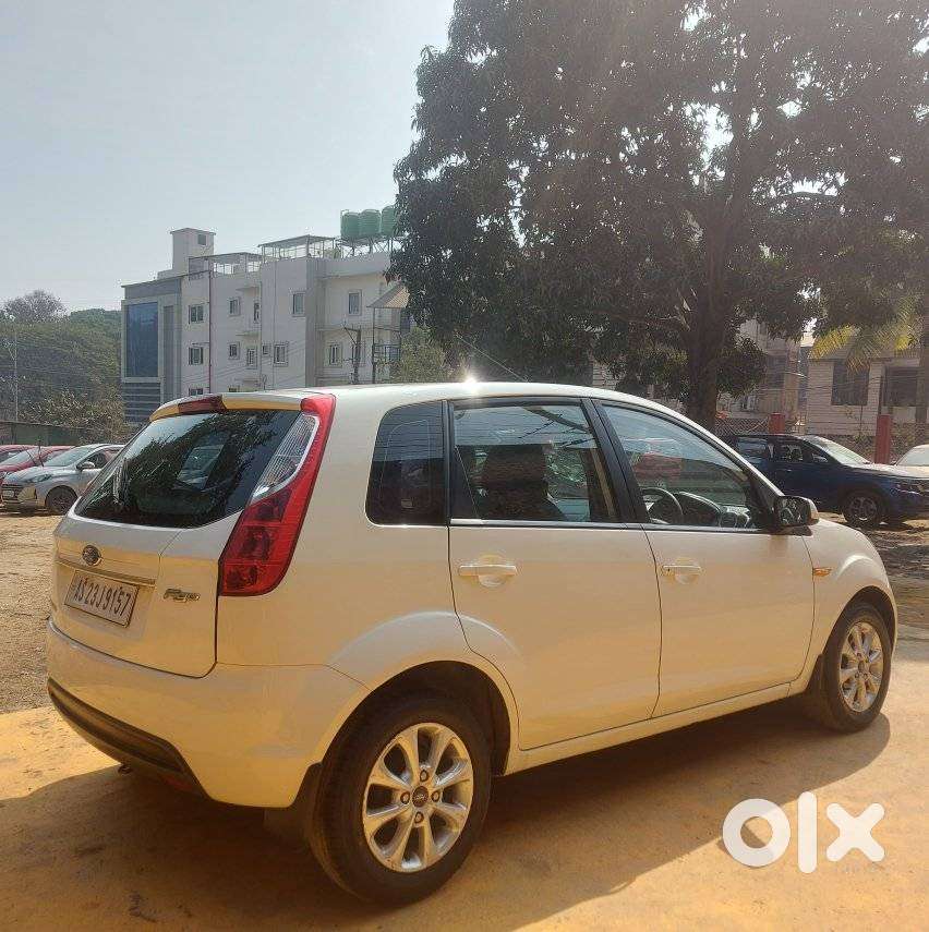 Ford Figo, 2012, Petrol