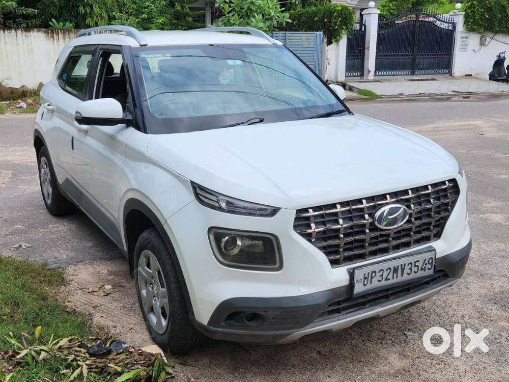 Hyundai Venue Sx, 2022, Cng & Hybrids