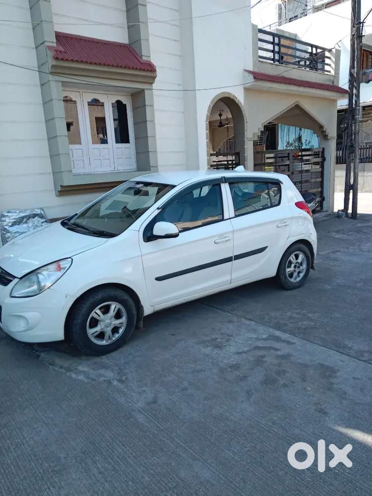 Hyundai I20 2011 Cng & Hybrids 90000 Km Driven