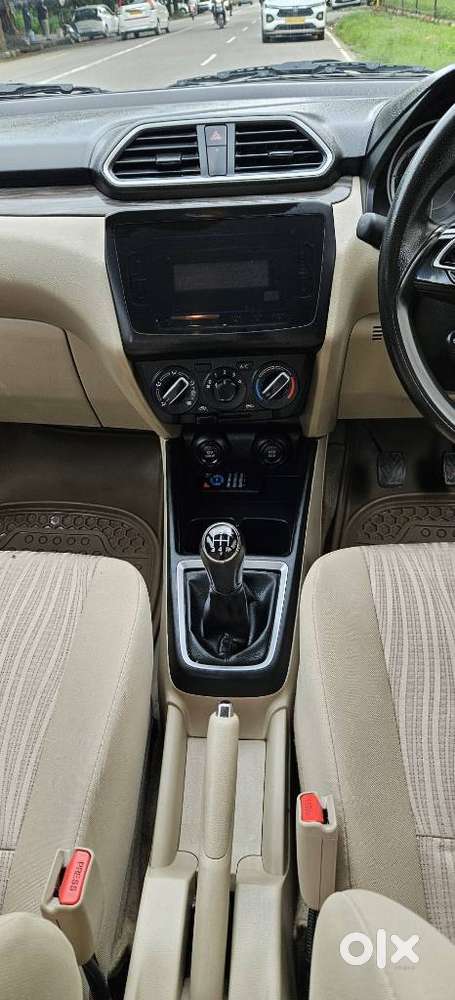 Maruti Suzuki Dzire 1.2 Vxi, 2022, Petrol