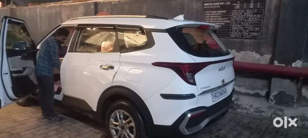 Kia Carens 2023 Petrol 27000 Km Driven