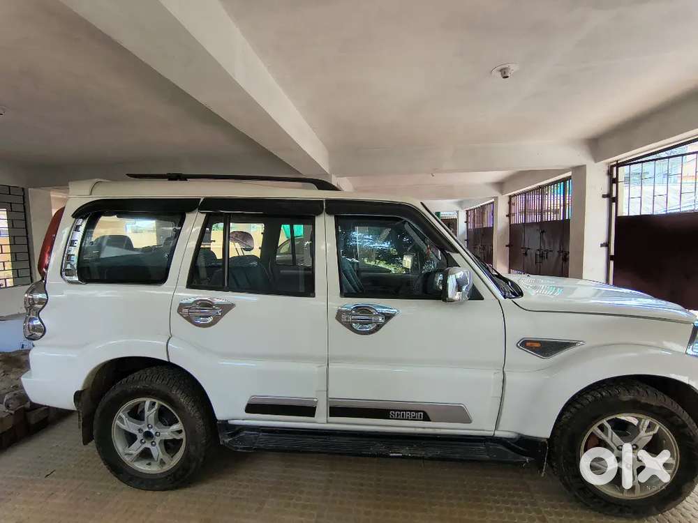 Mahindra Scorpio S10 Diesel 2015
