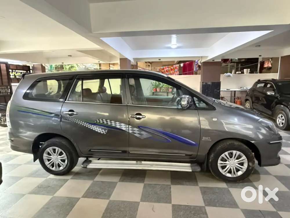 Toyota Innova 2.5  2011