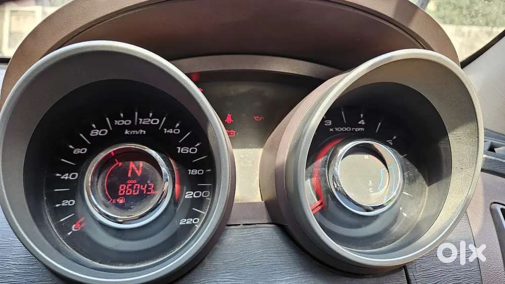 ​xuv500 W6  Recently Serviced  New Battery & Front Tyres  Mh05