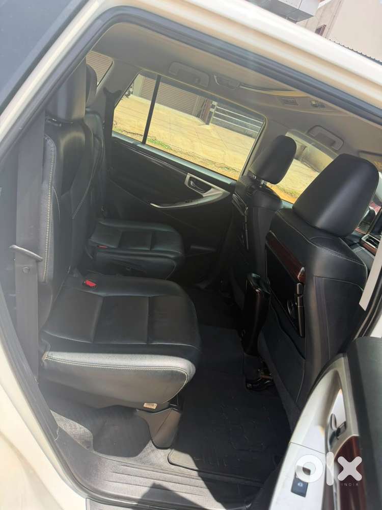 2022 Toyota Innova 83000 Km Diesel Manual