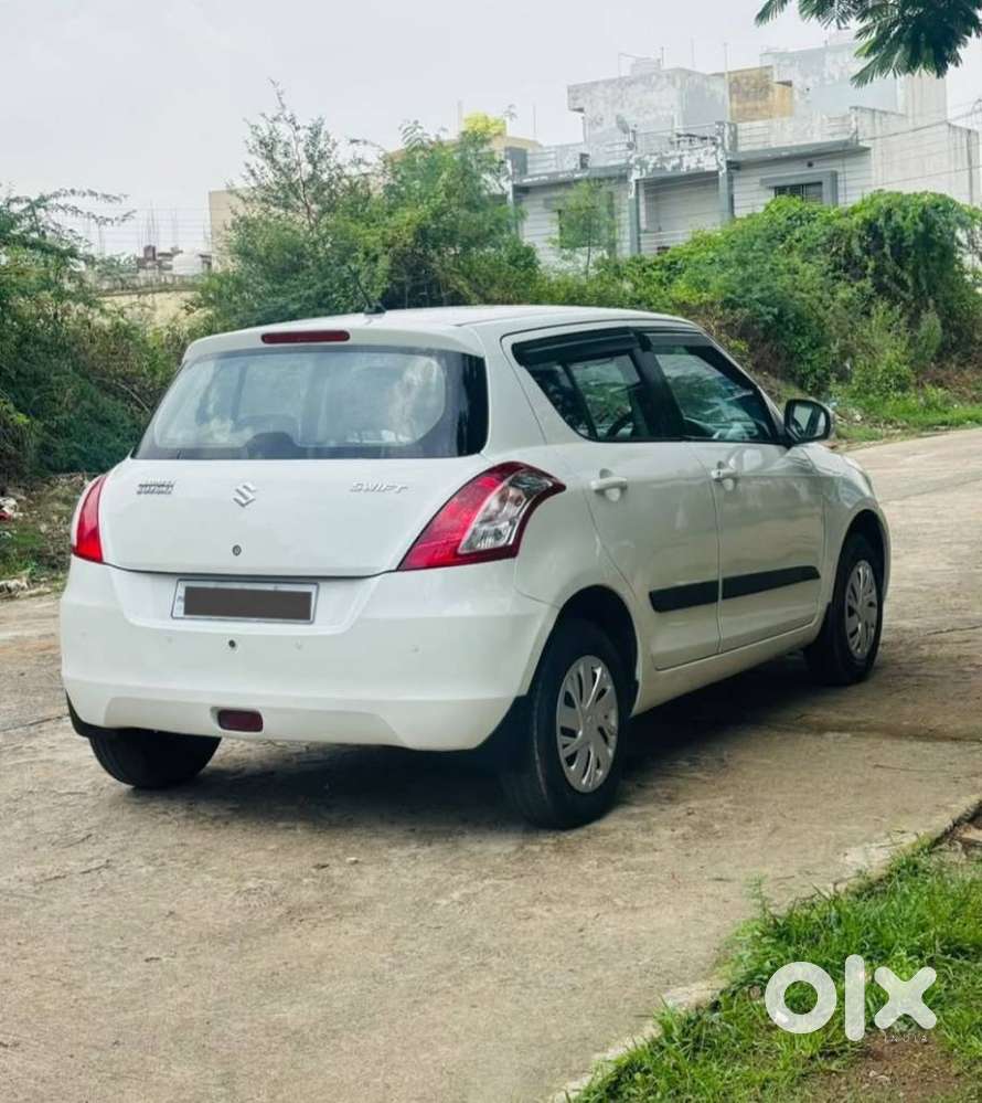Maruti Suzuki Swift Vxi 1.2 Abs Bs-iv, 2016, Petrol
