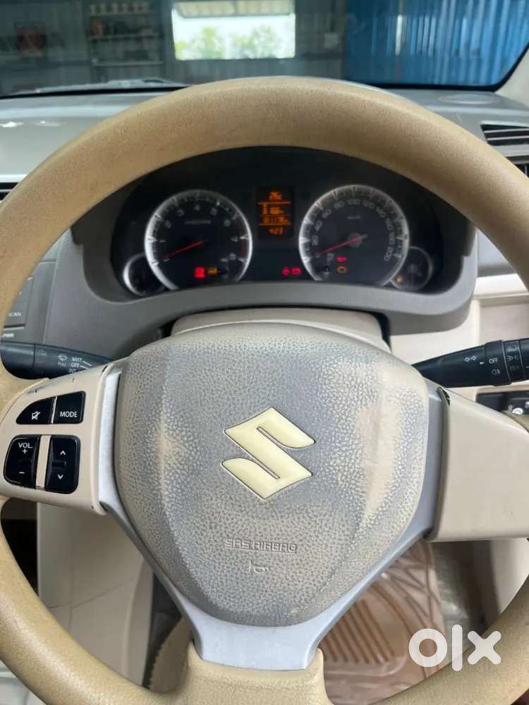 Maruti Suzuki Ertiga 2012 Zxi Top Model
