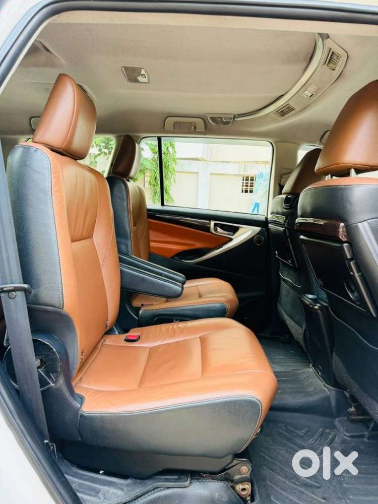 Toyota Innova Crysta 2.8z Automatic, 2016, Diesel