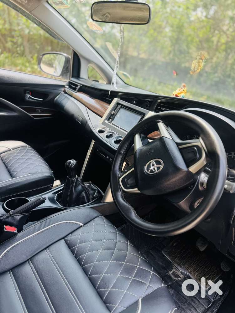 Toyota Innova Crysta 2.4 G Mt 7 Str, 2017, Diesel