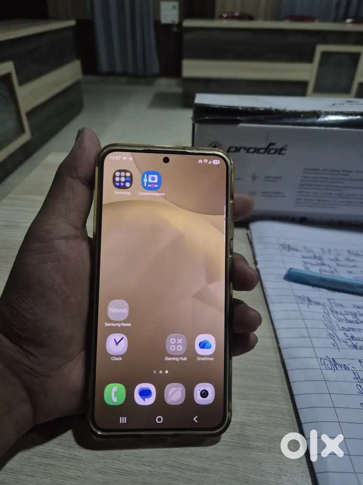 Samsung s24 256GB without any scratch
