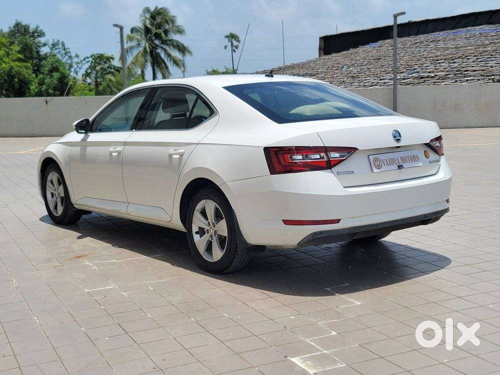 Skoda Superb Style 1.8 Tsi At, 2019, Petrol