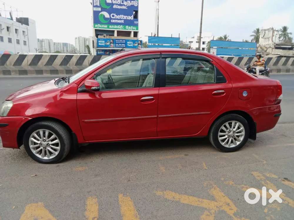 Toyota Etios 1.5 V 2013